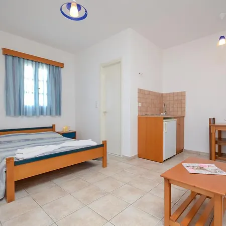 Three Lakes Apartment Agios Prokopios (Naxos)